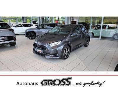 Grau Neu 2025 Toyota Yaris Hybrid Comfort Limousine | 24.783 € (Guter Preis)
