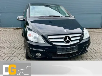 Gebraucht Mercedes B180 115 PS (84 kW) 2010 Schwarz Van / Kleinbus