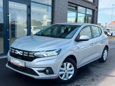 Gebraucht Dacia Sandero Expression 91 PS (66 kW) 2024 Silber Limousine