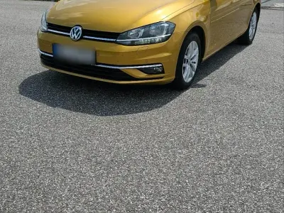 Gebraucht VW Golf VII Comfortline 150 PS (110 kW) 2017 Gelb Limousine