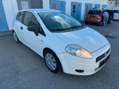 Usata Fiat Punto 75 CV (55 kW) 2009 Bianco Utilitaria