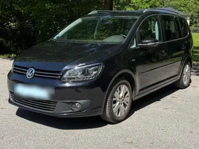 Gebraucht VW Touran Life 140 PS (102 kW) 2014 Schwarz Van / Kleinbus