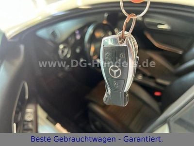 Weiß Gebraucht 2016 Mercedes CLA200 Shooting Brake AMG line Kombi | 16.999 € (Fairer Preis)