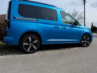 Używany VW Caddy Move 122 KM (89 kW) 2021 Niebieski Minivan