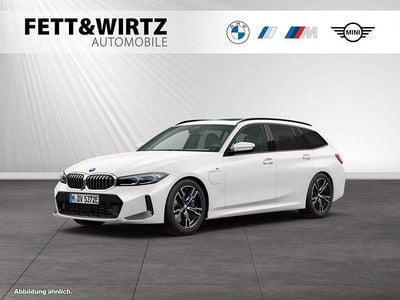Gebraucht BMW 330e M Sport 292 PS (214 kW) 2025 Weiß Kombi
