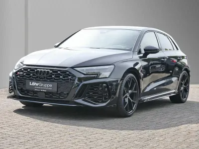 Gebraucht Audi RS3 Sportback Ambiente 400 PS (294 kW) 2022 Mythosschwarz metallic Kleinwagen