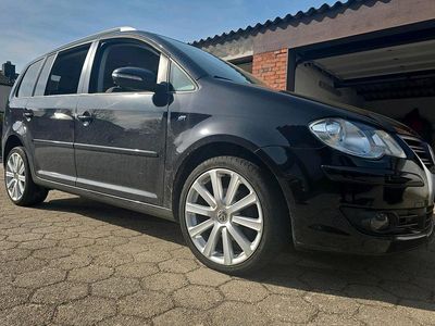 Usado VW Touran R-line Edition 140 HP (102 kW) 2010 Preto Monovolume