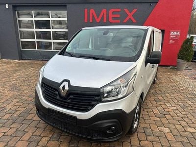 Grau Gebraucht 2019 Renault Trafic Komfort Van / Kleinbus | 14.990 € (Fairer Preis)