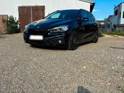 Gebraucht BMW 220 Active Tourer Advantage 192 PS (141 kW) 2017 Schwarz Van / Kleinbus