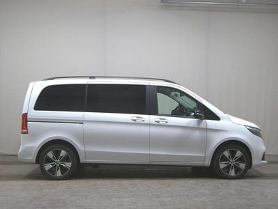 Gebraucht Mercedes V220 Edition 163 PS (119 kW) 2023 Weiss Van / Kleinbus