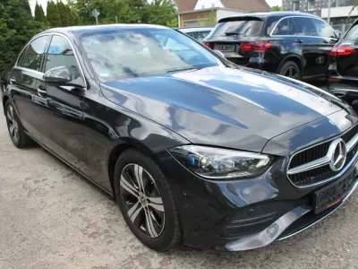 Gebraucht Mercedes C200 Avantgarde 163 PS (119 kW) 2023 Grau Limousine
