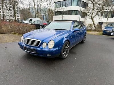 Gebraucht Mercedes CLK320 Elegance 218 PS (160 kW) 1999 Blau Cabrio