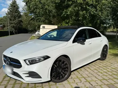Gebraucht Mercedes A250 AMG line 224 PS (164 kW) 2019 Weiß Limousine