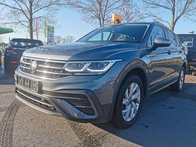 Grau Gebraucht 2023 VW Tiguan Allspace Life SUV | 28.790 € (Fairer Preis)