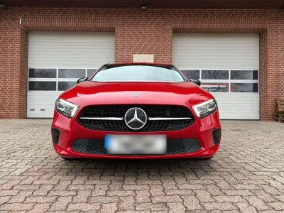 Käytetty Mercedes A180 136 HP (100 kW) 2019 Punainen Sedan