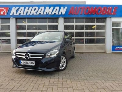 Usata Mercedes B200 136 CV (100 kW) 2016 Blu Monovolume