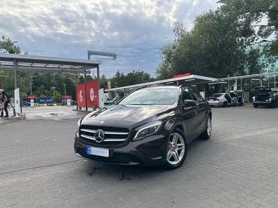 Mercedes GLA220