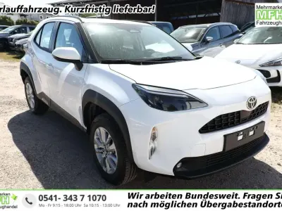 Neu Toyota Yaris Cross 116 PS (85 kW) 2026 Schnee weiß SUV