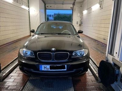Gebraucht BMW 116 122 PS (89 kW) 2009 Schwarz Kleinwagen