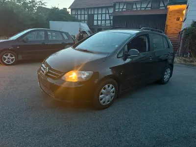 Gebraucht VW Golf VI 75 PS (55 kW) 2008 Schwarz Kleinwagen