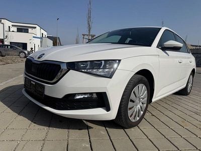 Gebraucht Skoda Scala Cool Plus 95 PS (69 kW) 2020 Weiß Kleinwagen