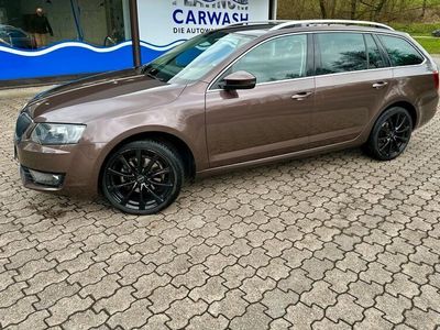 gebraucht Skoda Octavia Combi Elegance 1.4 TSI Xenon PDC vo+hi