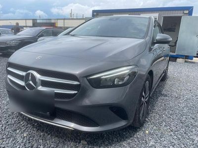 Mercedes B200