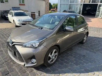 Gebraucht Toyota Yaris Edition-S 75 PS (55 kW) 2016 Grau Limousine