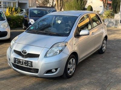Second-hand Toyota Yaris Life 69 CP (50 kW) 2010 Argintiu Hatchback