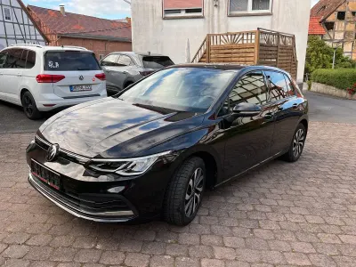 Gebraucht VW Golf VIII Active 110 PS (80 kW) 2022 Schwarz Limousine
