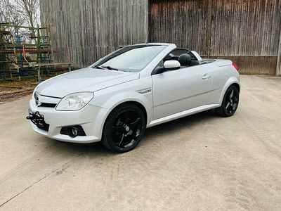 Second-hand Opel Tigra 90 CP (66 kW) 2006 Argintiu Cabrio