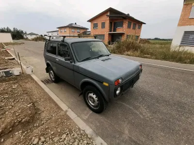 Gebraucht Lada niva 82 PS (60 kW) 2003 Grau SUV