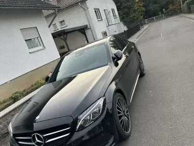 Gebraucht Mercedes C180 AMG line 156 PS (114 kW) 2015 Schwarz Limousine