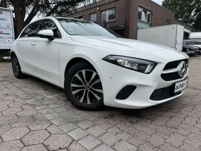 Gebraucht Mercedes A180 116 PS (85 kW) 2022 Weiß Limousine