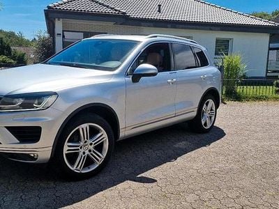 Gebraucht VW Touareg 262 PS (192 kW) 2016 Silber SUV