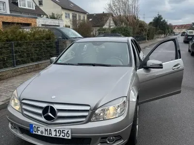 Gebraucht Mercedes C200 184 PS (135 kW) 2009 Beige Limousine
