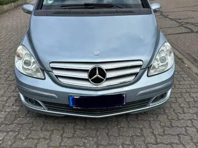 Gebraucht Mercedes B200 140 PS (102 kW) 2006 Blau Van / Kleinbus