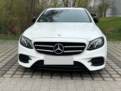 Używany Mercedes E350 AMG line 258 KM (189 kW) 2017 Biały Sedan/Limuzyna