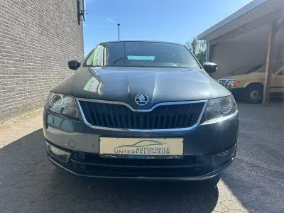 Gebraucht Skoda Rapid 125 PS (91 kW) 2015 Grau Kleinwagen