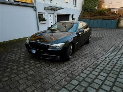Begagnad BMW 740 306 HK (225 kW) 2012 Svart Sedan