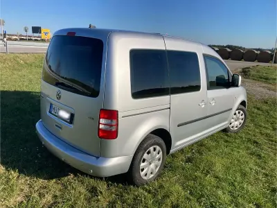 Gebraucht VW Caddy Trendline 102 PS (75 kW) 2011 Silber Van / Kleinbus