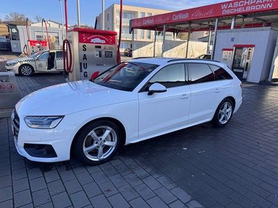 Weiß Gebraucht 2021 Audi A4 Advanced Kombi | 23.599 € (Fairer Preis)