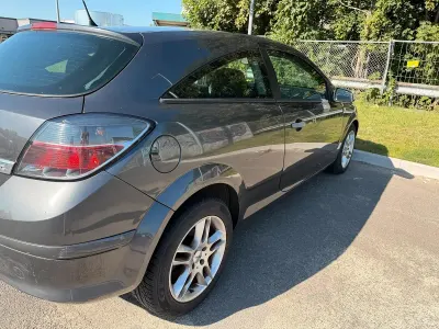 Gebraucht Opel Astra GTC 90 PS (66 kW) 2009 Grau Kleinwagen