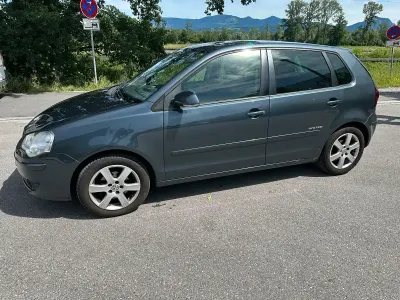 Gebraucht VW Polo 80 PS (58 kW) 2009 Blau Kleinwagen