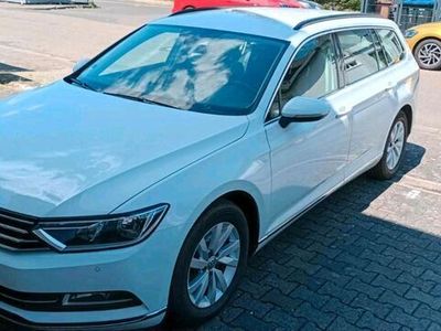 gebraucht VW Passat Passat VariantVariant 2.0 TDI SCR DSG Comfortline