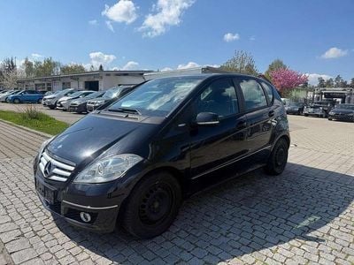 Gebraucht Mercedes A200 140 PS (102 kW) 2009 Kosmosschwarz  metalliclack Kleinwagen