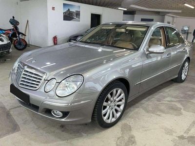Usata Mercedes E500 Elegance 387 CV (284 kW) 2008 Argento Berlina