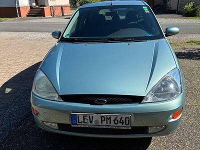 Usata Ford Focus Ghia 131 CV (96 kW) 1999 Verde Berlina