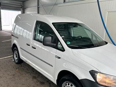 Weiß Gebraucht 2017 VW Caddy Van / Kleinbus | 7.200 € (Guter Preis)