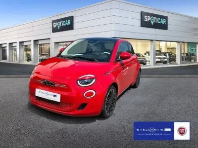 Gebraucht Fiat 500e La Prima 86 kW (118 PS) 2025 Rot Limousine